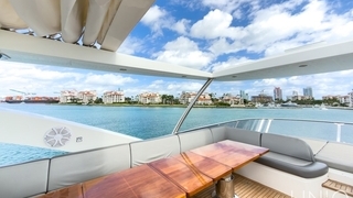 80’ UNIQ Sunseeker Yacht