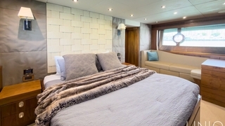 80’ UNIQ Sunseeker Yacht