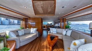 84' UNIQ Sunseeker Yacht