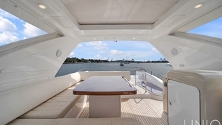 64’ UNIQ Aizmut Blue Fly Yacht