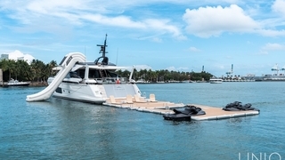94' UNIQ Azimut S10 Yacht