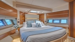 60’ UNIQ Azimut Yacht | White 60’ UNIQ Azimut Yacht | White