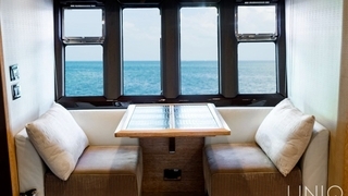 70’ UNIQ Azimut Yacht