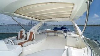 80’ UNIQ Azimut Yacht