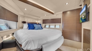 64’ UNIQ Aizmut Blue Fly Yacht