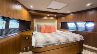 80’ UNIQ Sunseeker Yacht