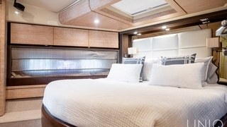 70’ UNIQ Azimut Yacht