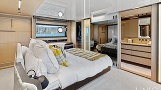 94' UNIQ Azimut S10 Yacht