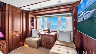 ⁠105' UNIQ Azimut Yacht