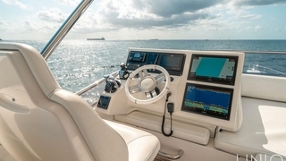 64’ UNIQ Aizmut Yacht