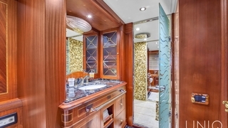 ⁠105' UNIQ Azimut Yacht