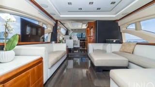 80’ UNIQ Azimut Yacht